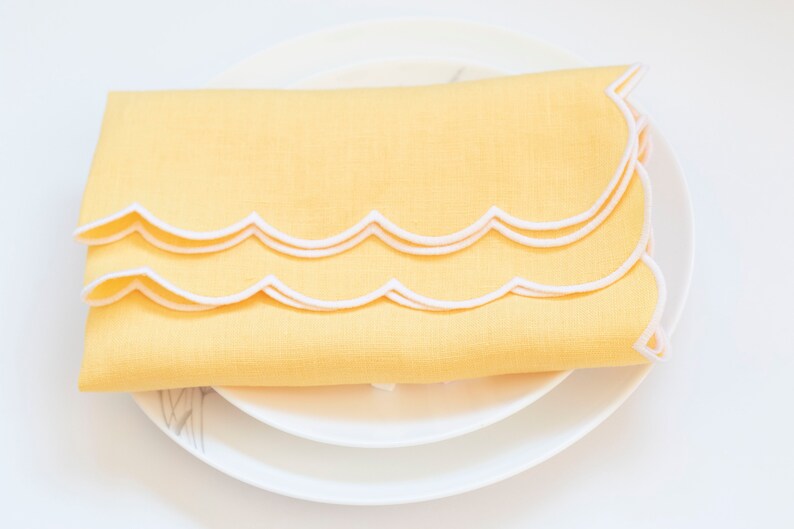 Light Mint/Yellow Linen Napkins Scalloped Edges White Trim 18x18'' Set of 2 Eco-Friendly Dining Accessories image 4
