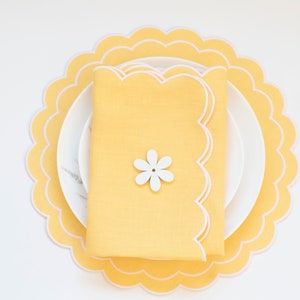 Light Mint/Yellow Linen Napkins Scalloped Edges White Trim 18x18'' Set of 2 Eco-Friendly Dining Accessories image 9