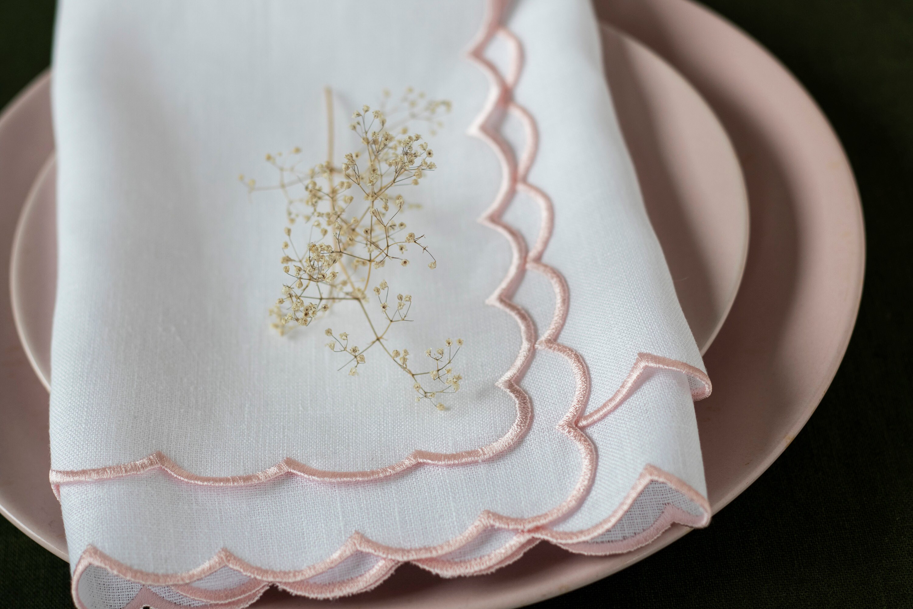 White Linen Cloth Napkins Scalloped Edges in Light Pink Set Etsy