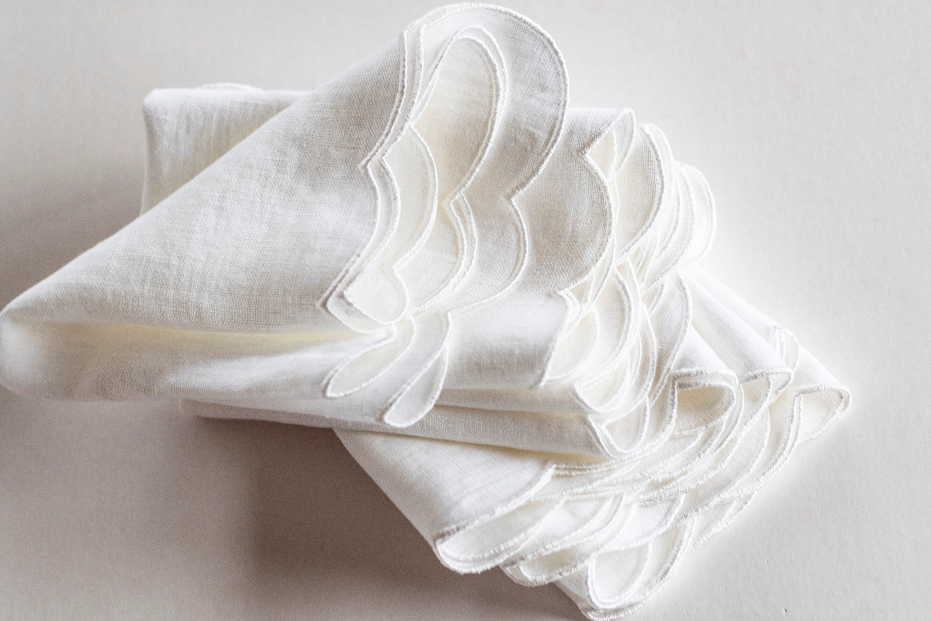 White linen cloth napkins set Scallop napkins Wedding napkins Etsy