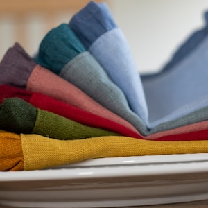 Tovaglioli di stoffa colorati arricciati all'ingrosso, set di tovaglioli di lino, piccoli tovaglioli di stoffa formato 14x14, runner da tavolo
