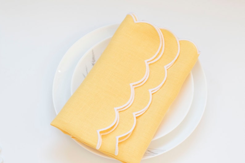 Light Mint/Yellow Linen Napkins Scalloped Edges White Trim 18x18'' Set of 2 Eco-Friendly Dining Accessories image 5