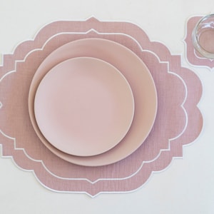 Tapis de table festonnés en lin rose fard à joues avec double bordure blanche pour décor de table taille 15x18'' image 6