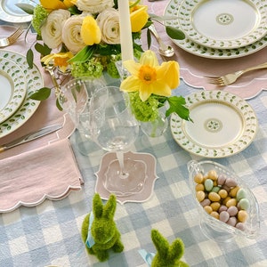 Tapis de table festonnés en lin rose fard à joues avec double bordure blanche pour décor de table taille 15x18'' image 10