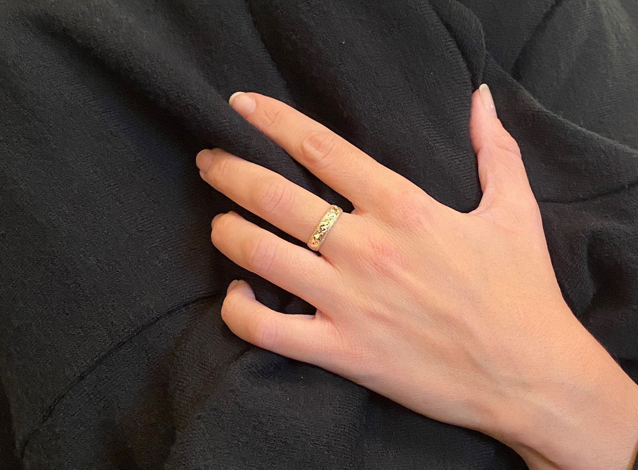 Cutted ring Gold
