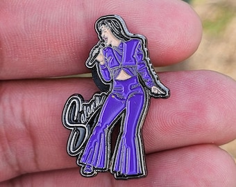 La Reina Enamel Pin