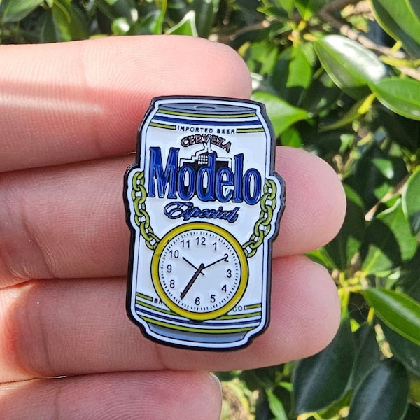 Modelo Time Enamel Pin