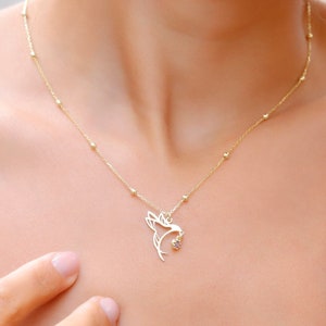 Naszyjnik z kolibrem od Necklace DreamWorld • Naszyjnik z motywem szczęścia i miłości • Złota biżuteria z ptakiem z łańcuszkiem kulkowym i kamieniem szlachetnym