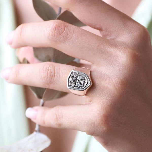 Family Crest Coat of Arms Shield Signet Ring, Sterling Silver Personalized Jewelry Gifts for Her and Him by NecklaceDreamWorld