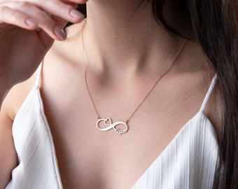 Handgemachte Infinity Namenskette • Namenskette mit Herz • Infinity Halskette mit Herz • Personalisierte Halskette • Liebeskette