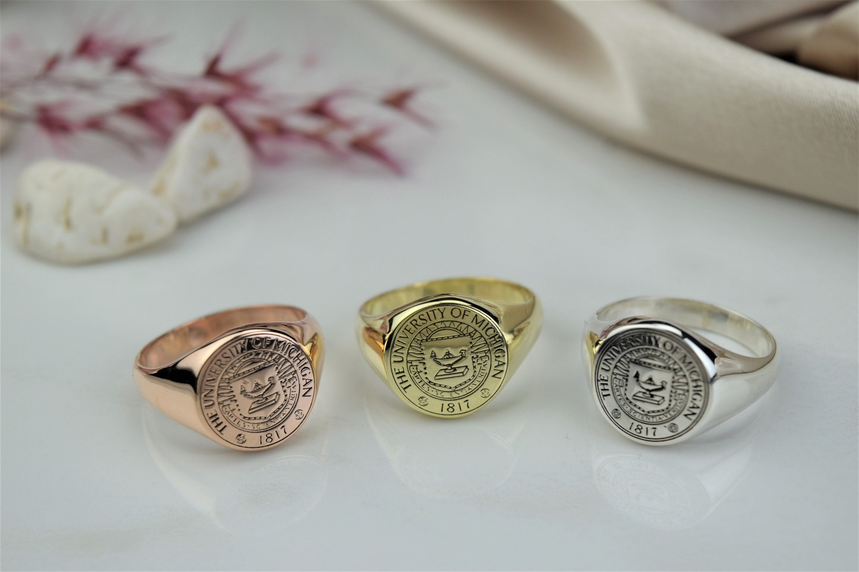 Custom College Class Ring in 14K Solid Gold • School Ring Custom College Class Ring in 14K Solid Gold • School Ring