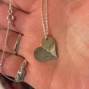 Collar con corazón grabado: Plata de ley, regalo personalizado con escritura a mano. imagen 18
