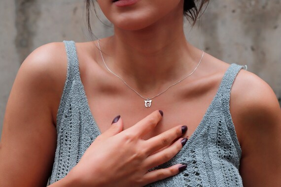 Dainty tooth necklace discount