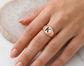 Anillo de sello con inicial personalizada: Plata de ley, oro, oro rosa
