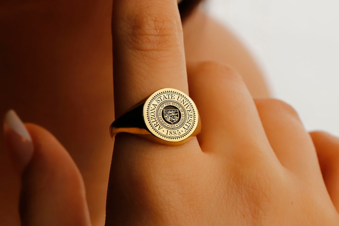 Custom College Class Ring in 14K Solid Gold • School Ring Custom College Class Ring in 14K Solid Gold • School Ring
