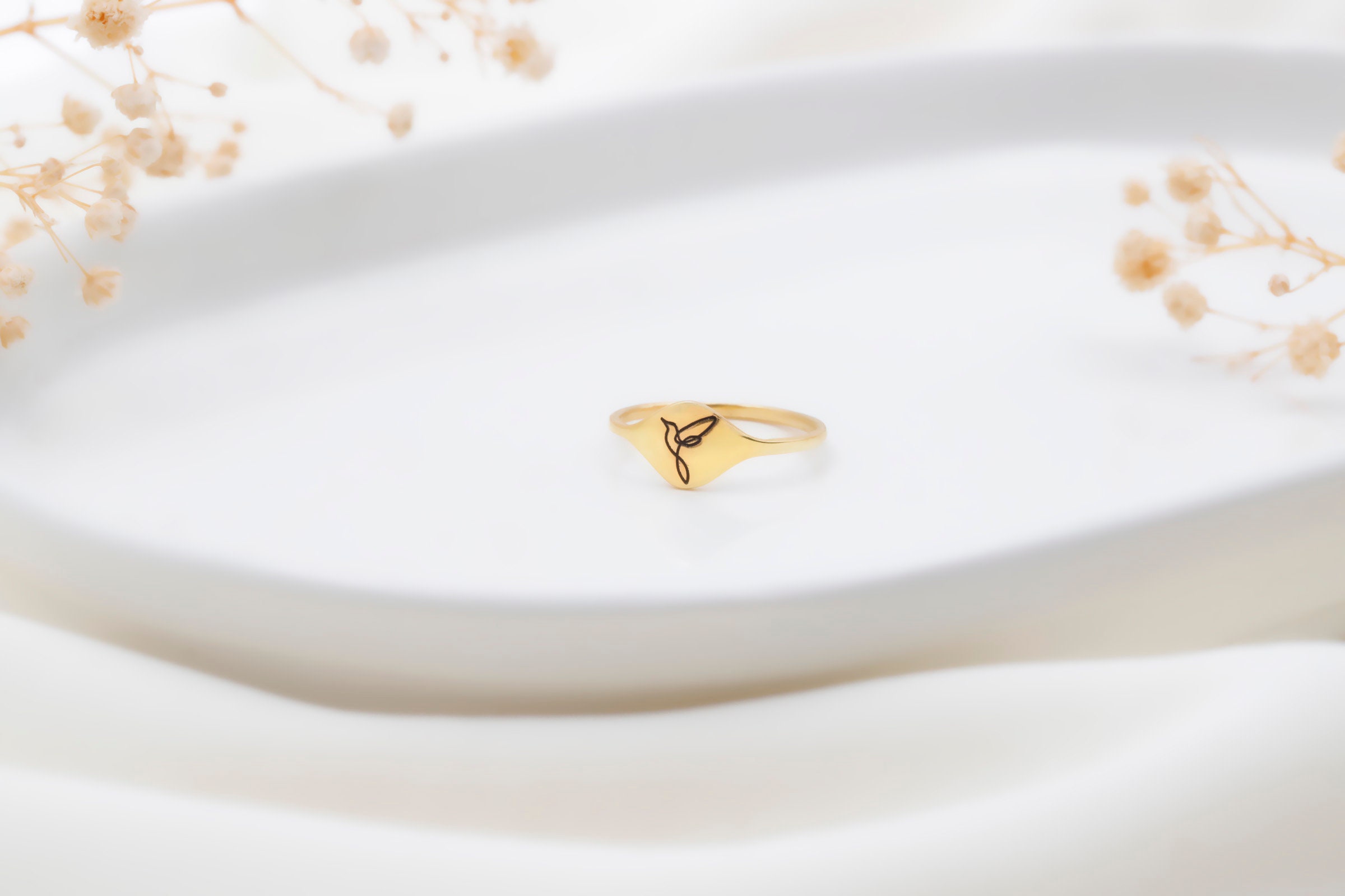 Animal Silhouette Signet Ring, Engraved Pet Ring, Meaningful Pet Owner Ring, Animal Jewelry, Animal Lover Gifts