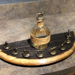 Blanton&#39;s Bourbon Bottle Stopper Barrel Head Display REAL wood cork whiskey blantons cork horses glorifier