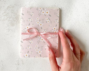 Daisy Floral Spring Flowers Light Pink Note Card Set of 5 Stationery