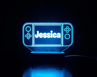 Personlig spelkontroll med LED-skylt för barnnamn - Perfekt för nattlampor, julklappar, födelsedagspresenter och barnpresenter