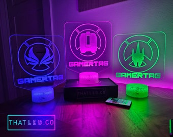 FPS-spelinspirerad bakgrundsbelyst LED med anpassad gamertag och vit krackelerad bas - karaktärssymbol eller ultimat symbol