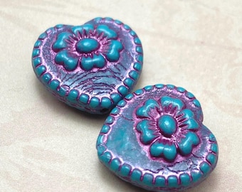 Cuentas de cristal checo en forma de corazón, con relieve de rosa: color verde azulado con baño de rosa (paquete de 2)