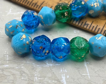 Tschechische Glasperlen im Englischen Schliff | 10mm | 10 Stück | Mix – Malibu-Blau, Smaragdgrün, Babyblau mit Gold-Regen-Finish | DIY-Kunsthandwerksschmuck