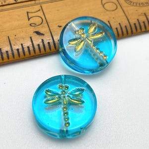 Tsjechische glaskralen met libel: blauwgroen met goud 18 mm, set van 2, grappige sieraden