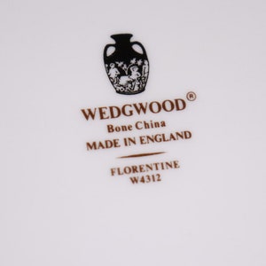 Wedgwood Bone China Florentine W4312 Plat d'accompagnement noir ovale 28 cm Y2 image 10