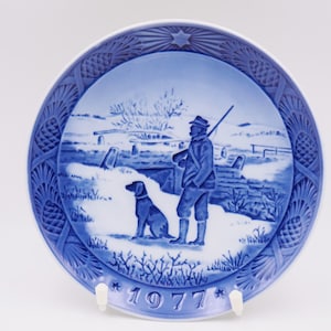 Royal Copenhagen Weihnachtsteller 1977 Immervad Bridge, Jäger - Signatur SP #H