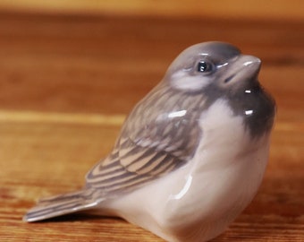 Royal Copenhagen Porcelain Figurine 1519 Bird Sparrow or Musje, Sparrow #W
