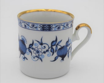 Tasse à moka en porcelaine Royal Franconia 6462 motif oignon / H 5,5 cm #Y