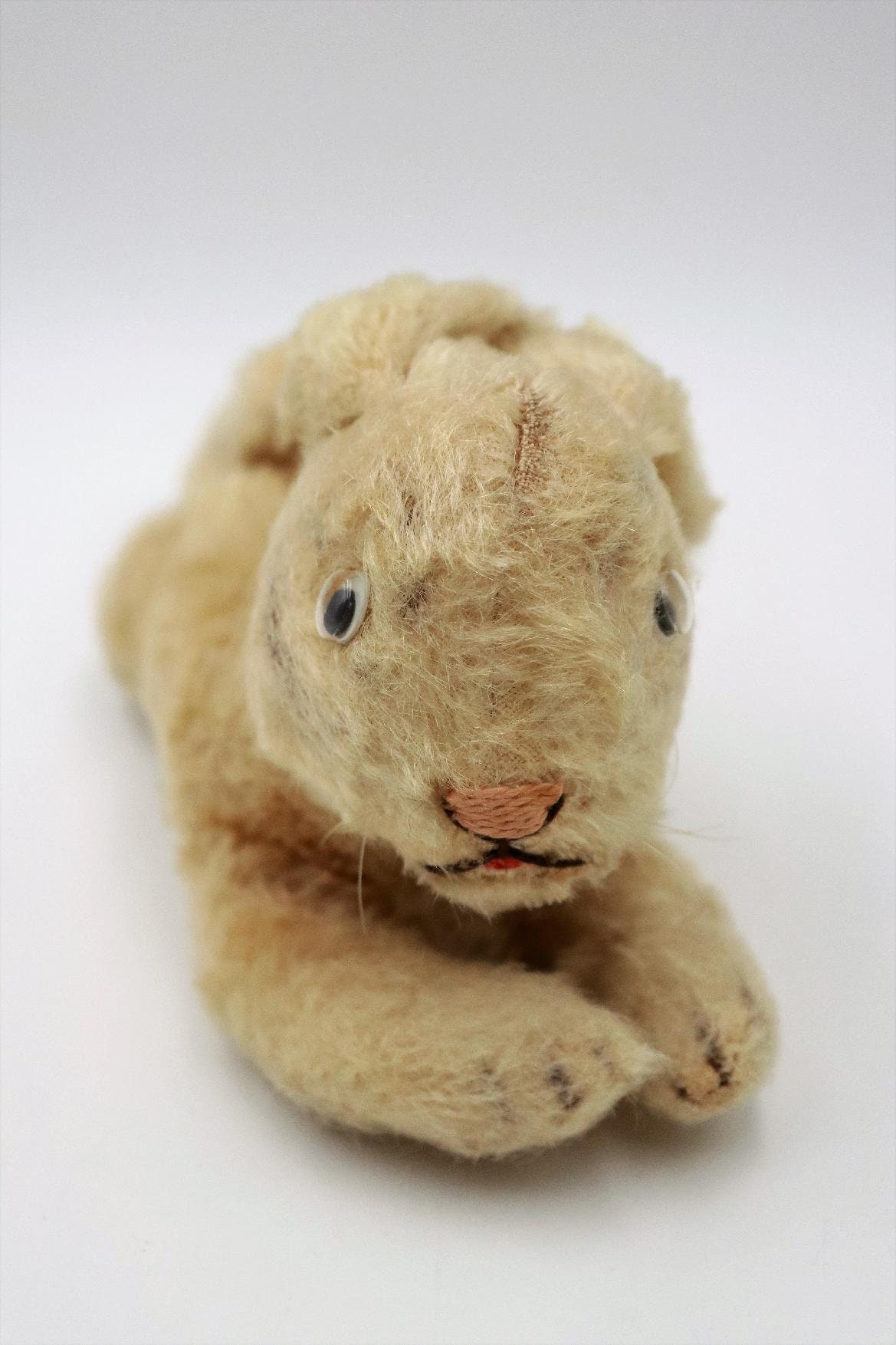 Steiff liegender Hase mit Kulleraugen 20 cm Stofftier / Alt