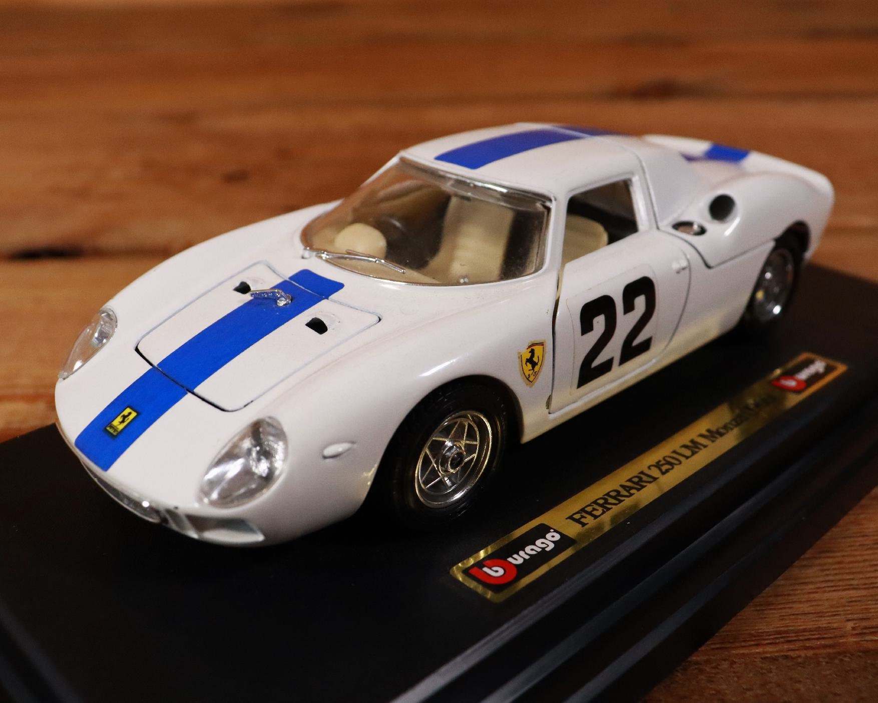 Bburago Ferrari 250 LM MONZA 1966 Blue Stripe / Diecast 1:24
