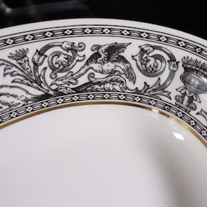 Wedgwood Bone China Florentine W4312 Plat d'accompagnement noir ovale 28 cm Y2 image 6