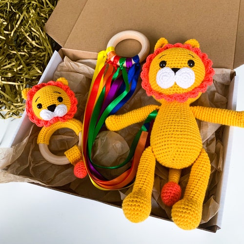 Set de regalo para bebé/Caja de regalo sensorial para bebé/Regalo para recién nacido/Set de regalo de león/Regalo para recién nacido/Regalo para baby shower/Regalo para bebé hecho a mano/Sonajero/Cometa