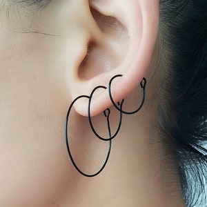 Triple earlobe piercing hoop earrings set,A Set of 3 Hoop Earrings,Black Huggie Earrings,Black Filled Cartilage Earrings,Black Hoop Earrings