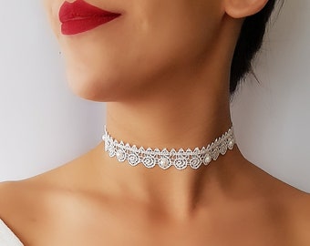 Choker di perle in pizzo fatto a mano: delicata collana da sposa