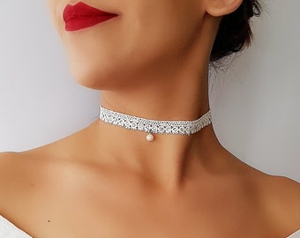 Lace Necklace, White lace choker necklace, White dainty choker, Bridal choker, Lace pearl choker, Mesh collar choker, Bridesmaid gifts