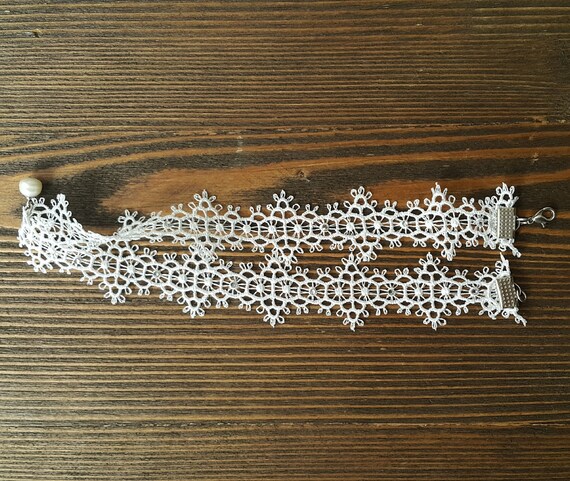 Collana Choker Vittoriana In Pizzo Bianco Con Perla E Cristallo &ndash; Elegante