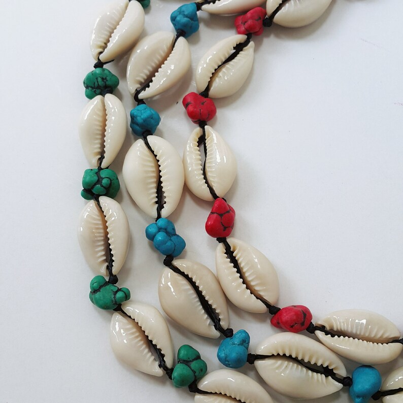 Beach turquoise choker Summer necklace Shell choker necklace Seashell choker necklace Boho necklace Cowrie shell choker Beach jewelry