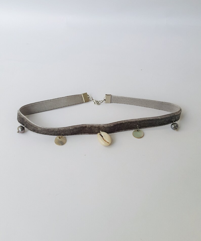 Cowry Kauri shell Cowrie Choker,Sea Shell Necklace Ibiza beach choker Natural seashell pendants Cowry choker Sea shell choker necklace