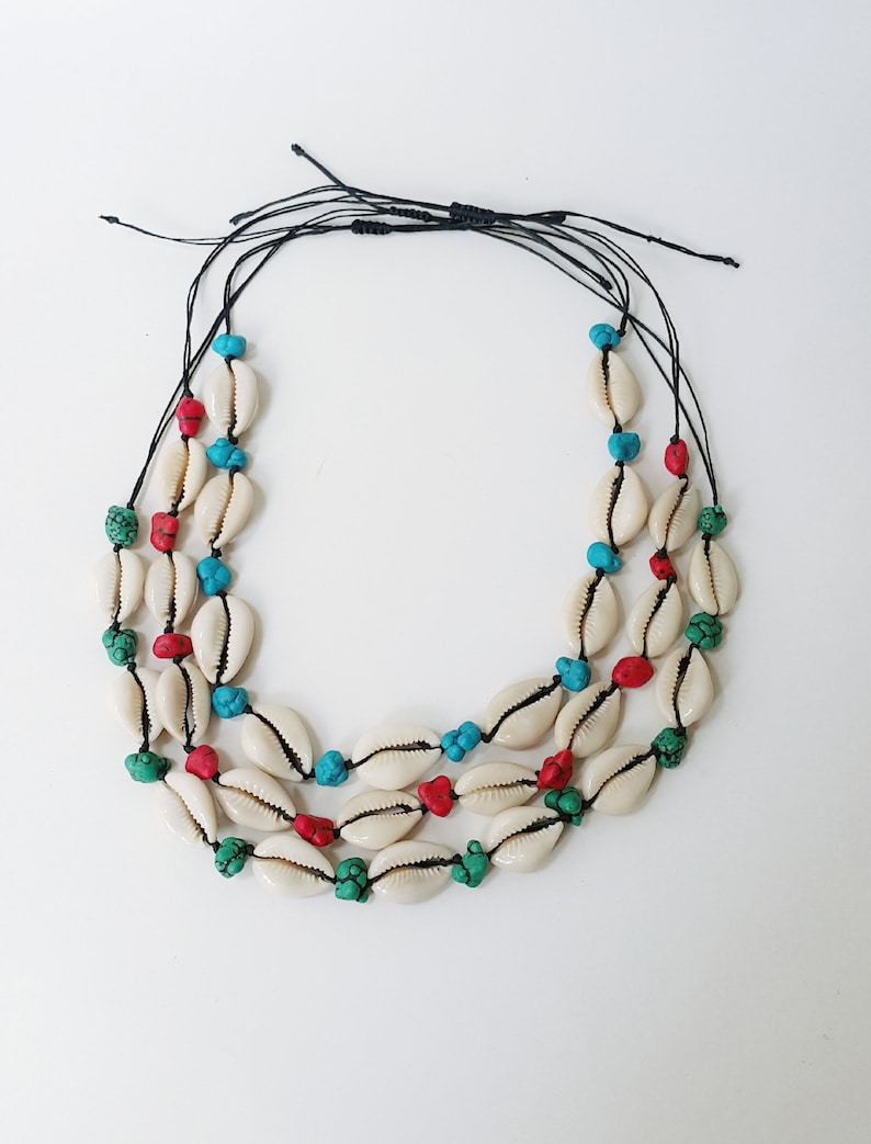 Beach turquoise choker Summer necklace Shell choker necklace Seashell choker necklace Boho necklace Cowrie shell choker Beach jewelry