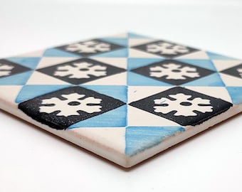 Carrelage en céramique portugais peint à la main - Réplique d'un carreau de façade de Porto