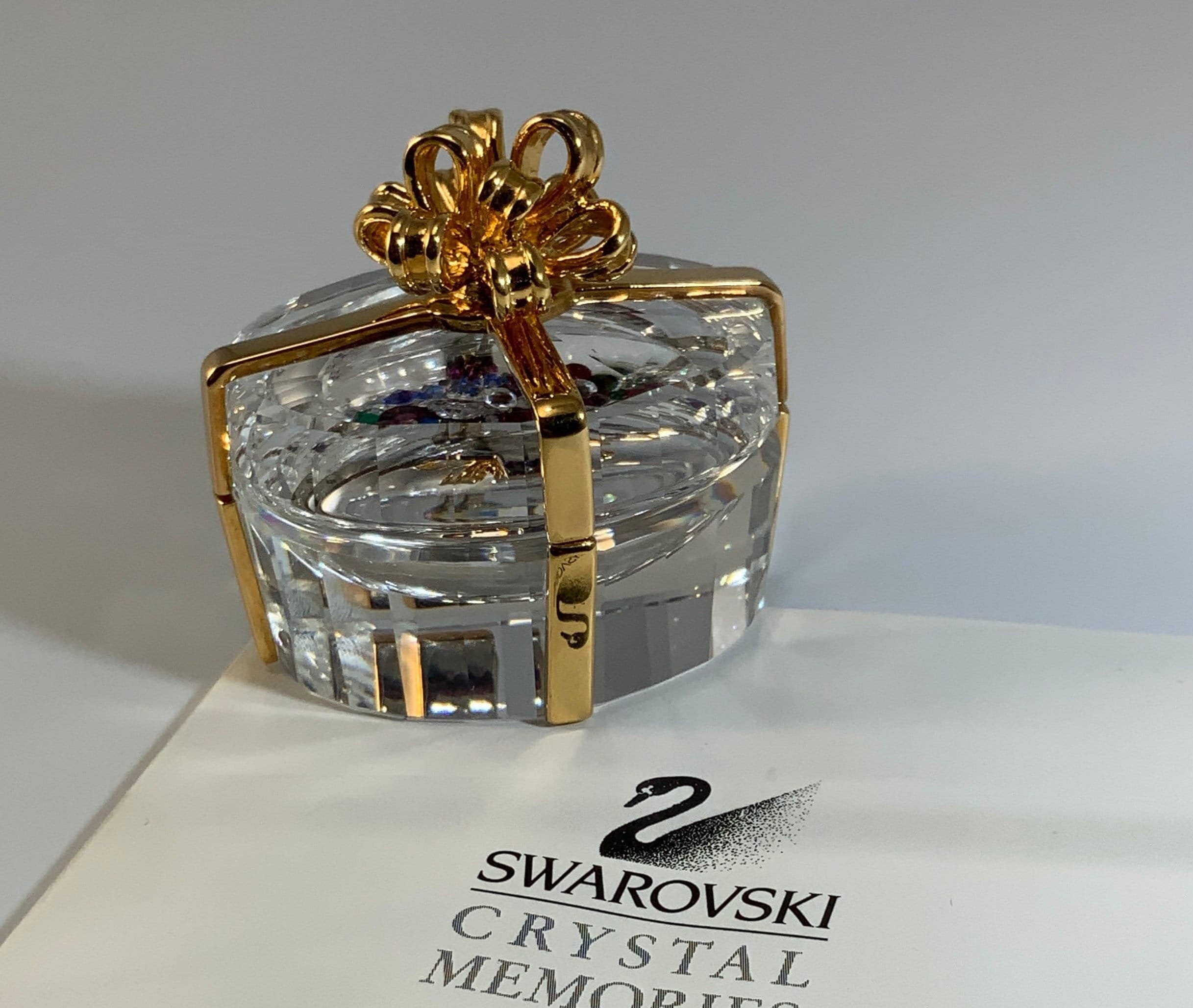 SWAROVSKI クリスタルメモリーズ 2004年 廃盤品 Doll 人形 スワロフスキー Swarovski 2004年 廃盤品 『蓄音機, ゴールド