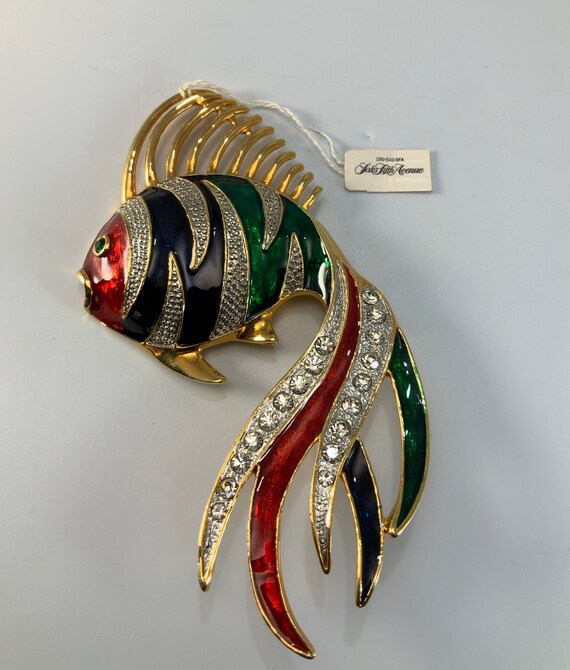 Saks Fifth Avenue STUNNING brooch -this is a fashi