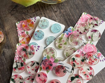 Buttons - Resin w dried flowers