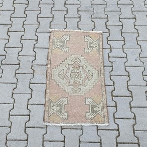 Small Vintage Oushak Rug: Hand-Knotted Wool Turkish Mat (1.7x3.2 ft)