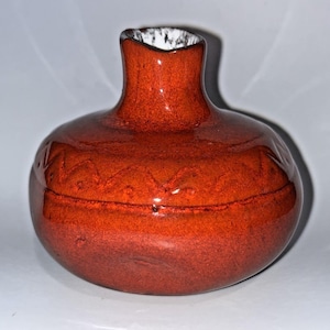 Vintage Estriceram Canada Red Glazed Vase – 4” Tall Mid-Century Modern Pottery