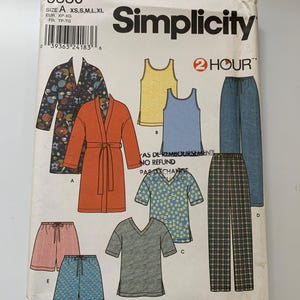 Simplicity 9330 Modello di cucito per pigiami unisex e per adolescenti Taglie dalla XS alla XL Vestaglia, canotta, maglietta, pantaloni e pantaloncini/boxer NON TAGLIATI