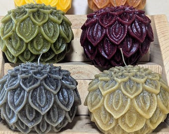 Vela de cera de abejas con flor de mandala para meditación, rituales y espacios sagrados